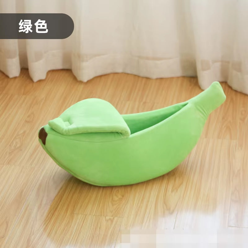 "Banana Shaped Pet Bed – Cozy Semi-Closed Nest for Cats, Dogs, and Small Pets"